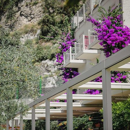 Hotel Baia Azzurra - Lake Front توربولي المظهر الخارجي الصورة
