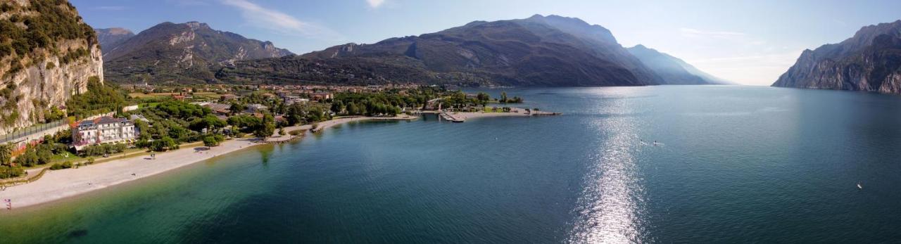 Hotel Baia Azzurra - Lake Front توربولي المظهر الخارجي الصورة