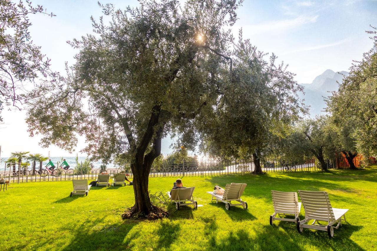 Hotel Baia Azzurra - Lake Front توربولي المظهر الخارجي الصورة