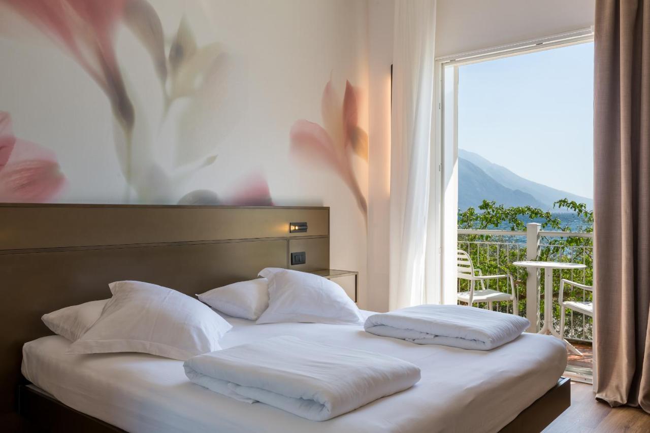 Hotel Baia Azzurra - Lake Front توربولي المظهر الخارجي الصورة