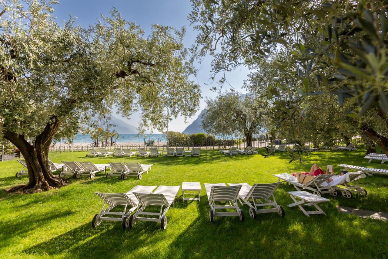 Hotel Baia Azzurra - Lake Front توربولي المظهر الخارجي الصورة