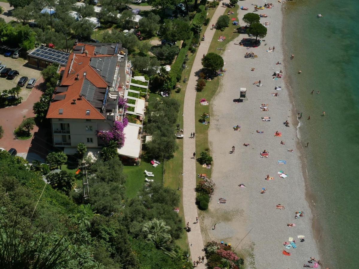 Hotel Baia Azzurra - Lake Front توربولي المظهر الخارجي الصورة