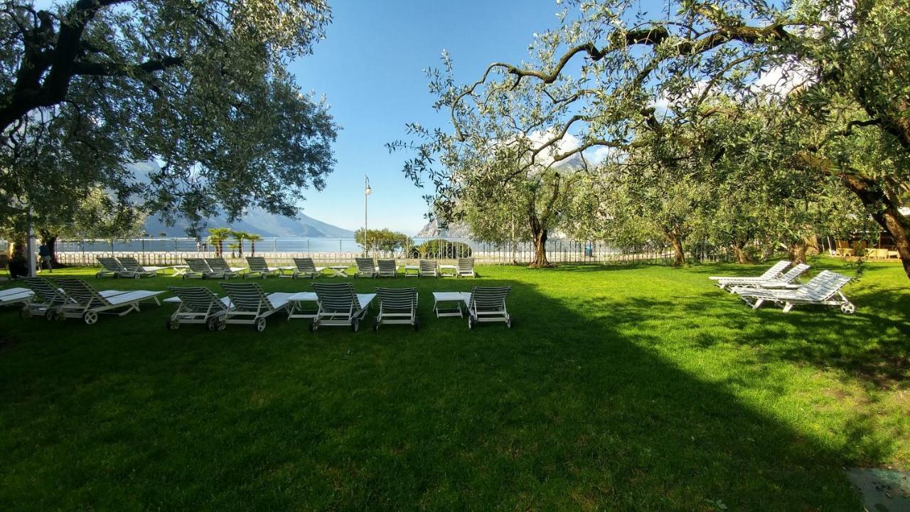 Hotel Baia Azzurra - Lake Front توربولي المظهر الخارجي الصورة